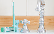 SMISKI Toothbrush Stands - Travel Gift Display